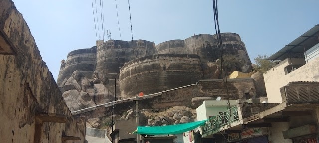 Sikar_Laxmangarh_fort_3