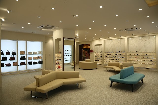 Vapi_Galaxy_high_street_3