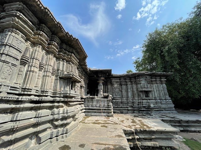 Warangal_Thousand_pillar_temple_1
