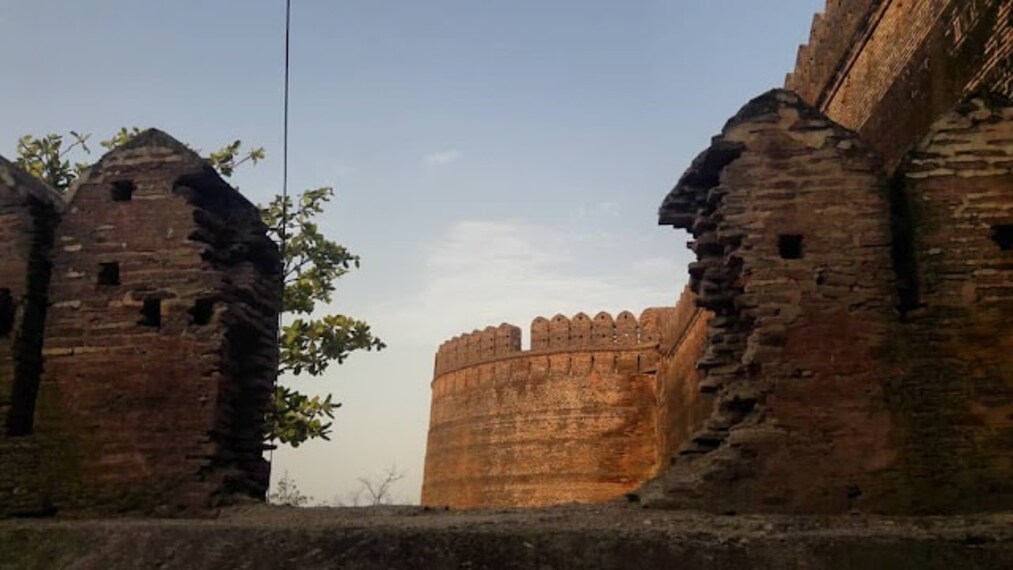 Akola_Balapur_fort_1