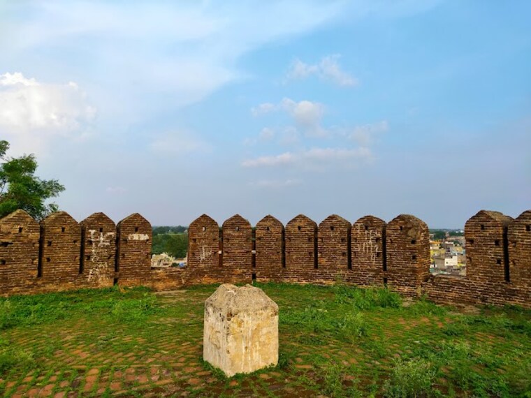 Akola_Balapur_fort_2