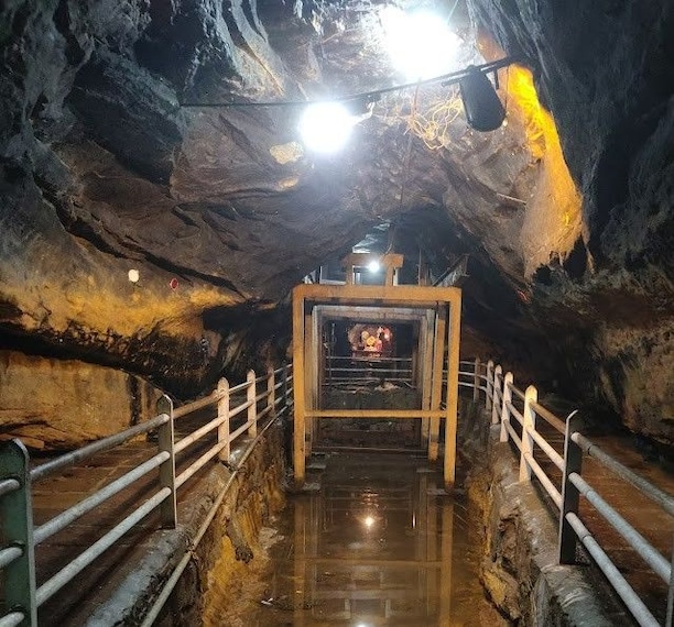 Akola_Lord_mahadev_cave_2
