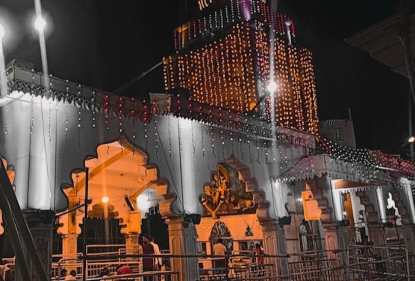 Akola_Raj_rajeshwer_temple_2