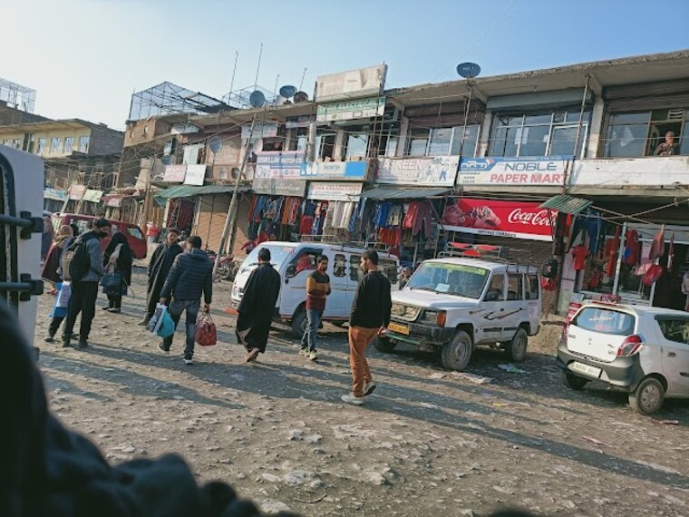 Anantnag_Lal_chowk_stores_1