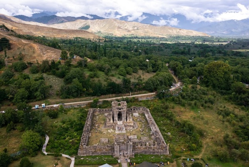 Anantnag_Martand_sun_temple_3