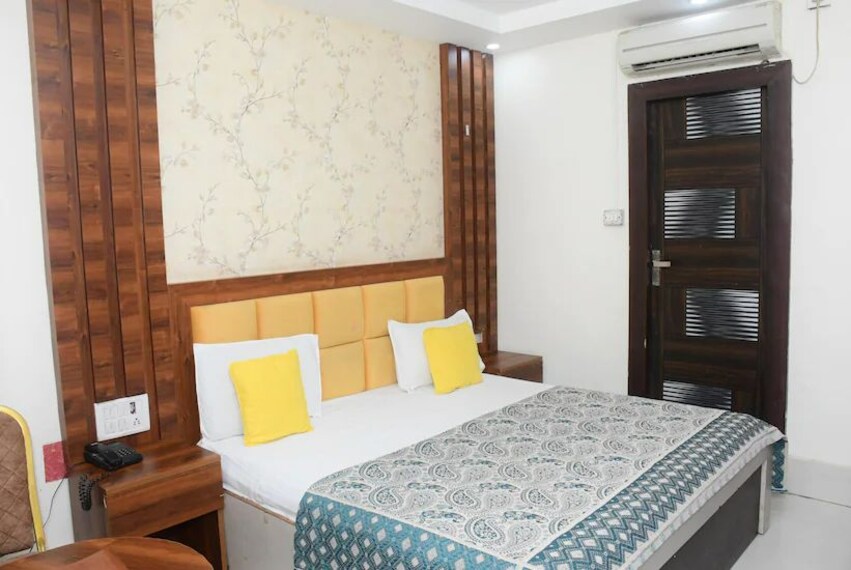 Bahadurgarh_Hotel_royal_choice_bar_and_restaurant_1