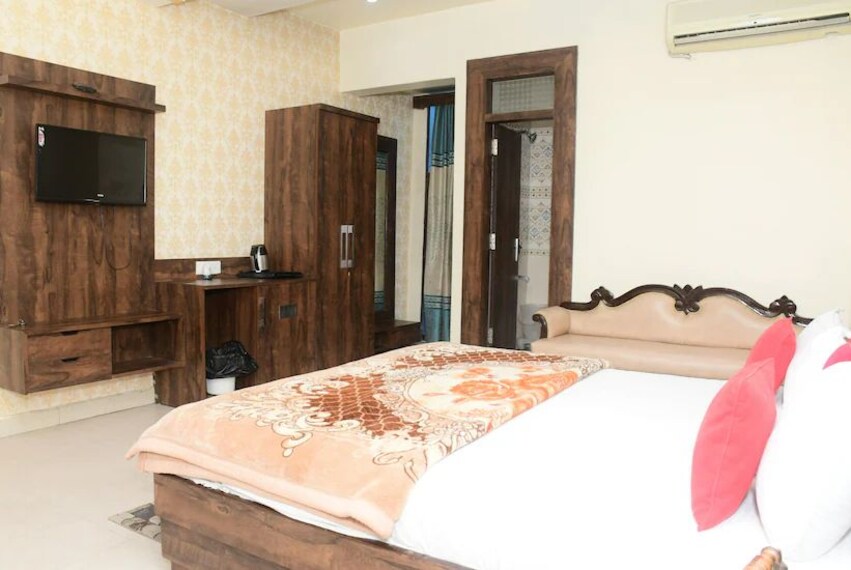 Bahadurgarh_Hotel_royal_choice_bar_and_restaurant_3