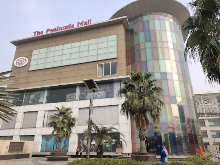 Bathinda_Peninsula_mall_1