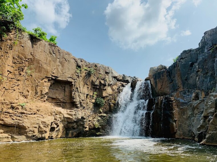 Bharuch_Zarwani_waterfall_1