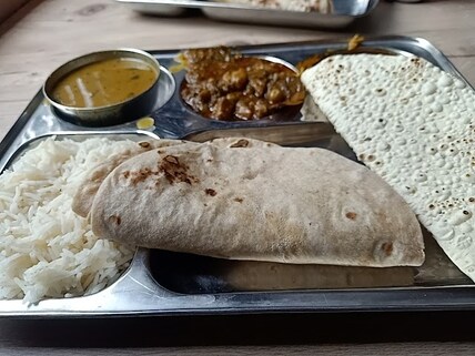 New Solanki Restaurant