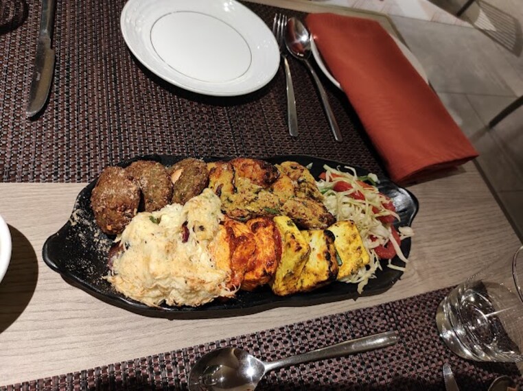 Bhavnagar_Rangoli_delicacy_restaurant_2