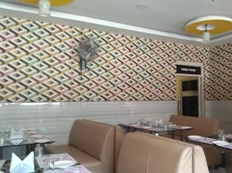 Chittoor_Lazeez_multi_cuisine_restaurant_1