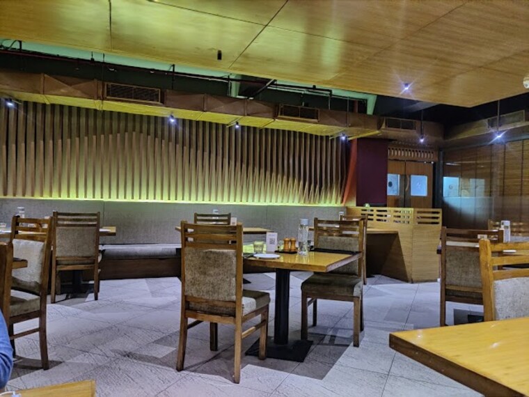 Dhanbad_The_yellow_chilli_1