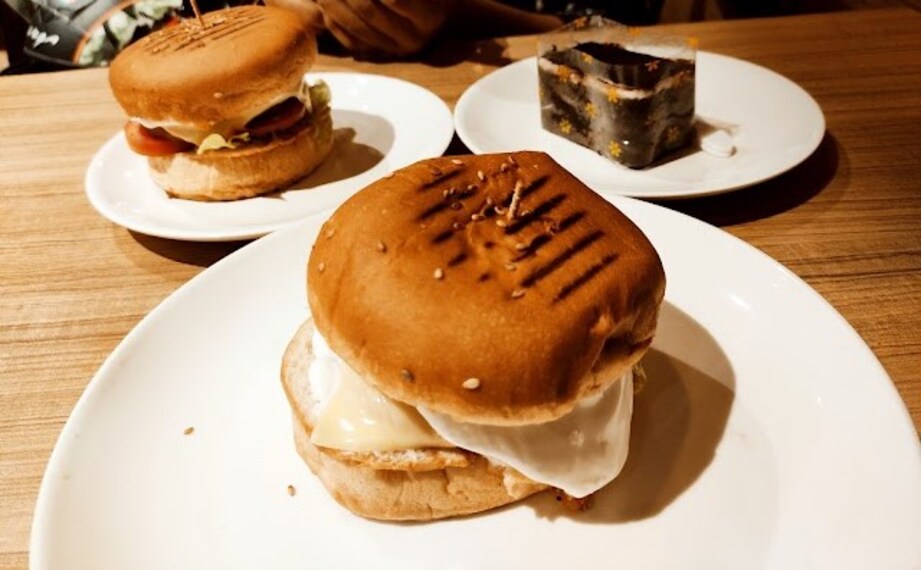 Dindigul_Butterscotch_cream_and_cafe_3