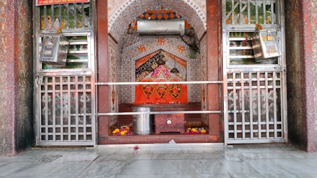 Etawah_Kali_bah_temple_2