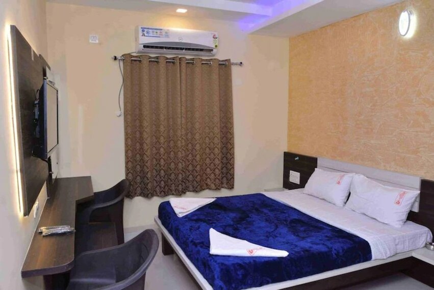 Gulbarga_Hotel_lotus_park_2