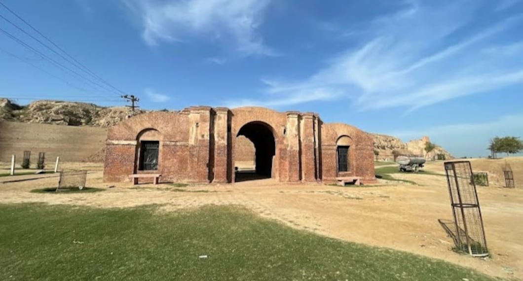 Hisar_Asirgarh_fort_1