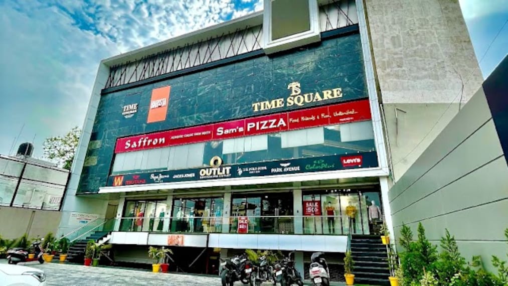 Hoshiarpur_Time_square_1