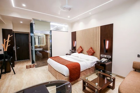 Hotel Royal Palace Near Jalgaon