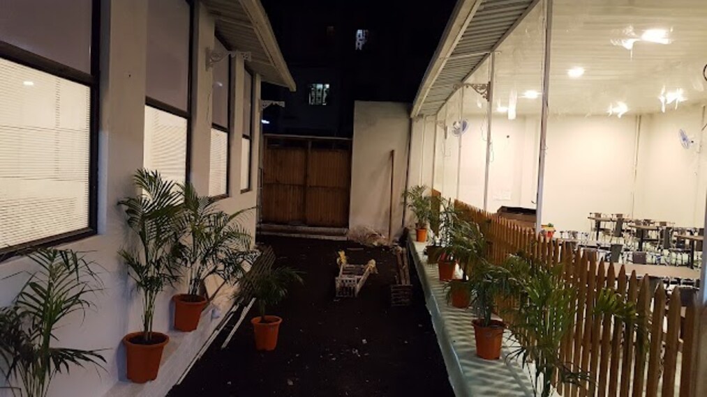 Jalgaon_Minar_restaurant_2