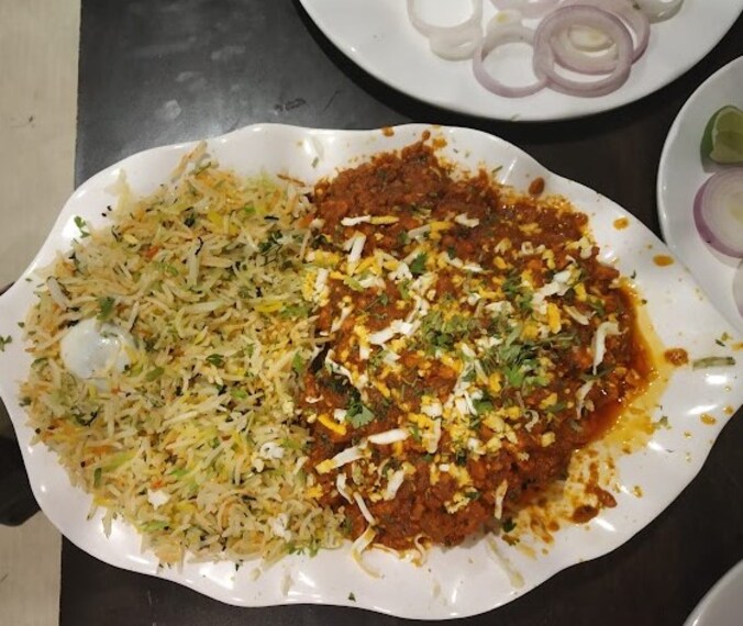 Jalgaon_Minar_restaurant_3