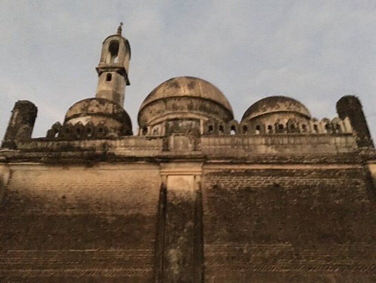 Jalgaon_Swinging_towers_1