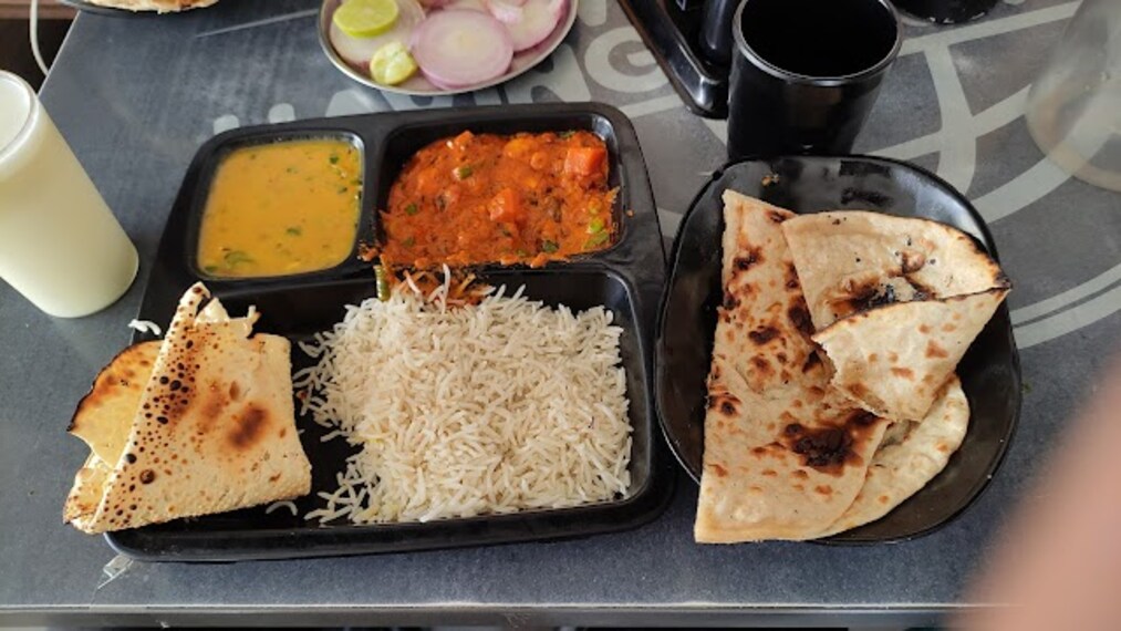 Jamnagar_Kitchen_Age_Eatery_1