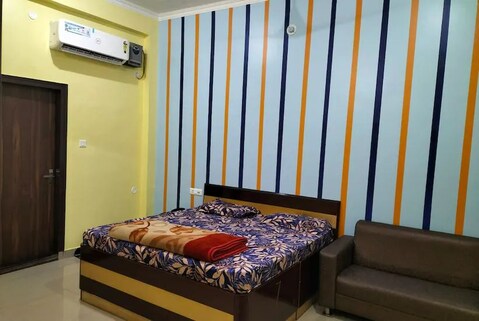 Hotel Neel Kanth and Restaurant