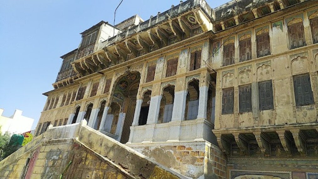 Jhunjhunu_Aath_haveli_1