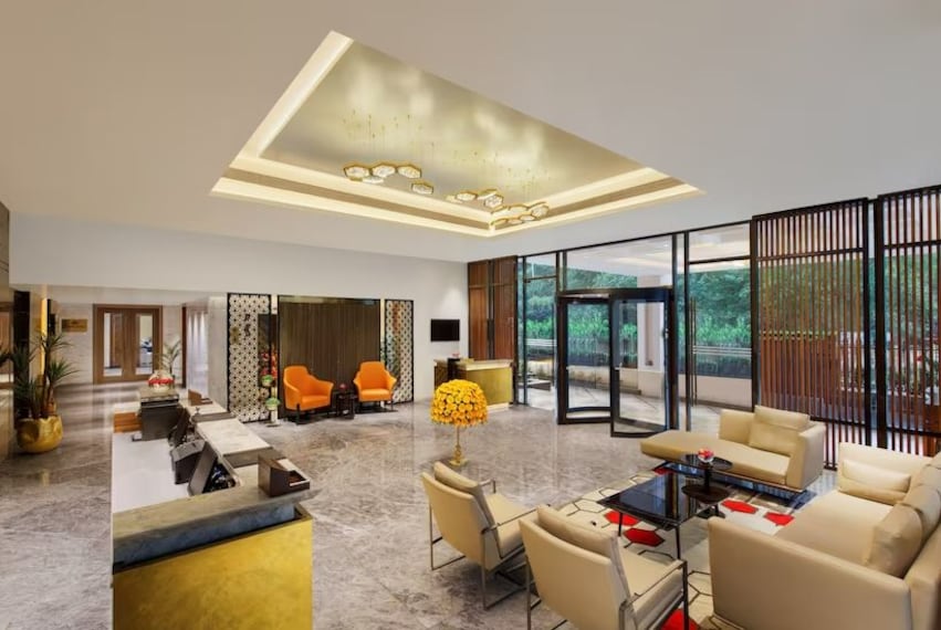 Junagadh_Bellevue_sarovar_portico_2