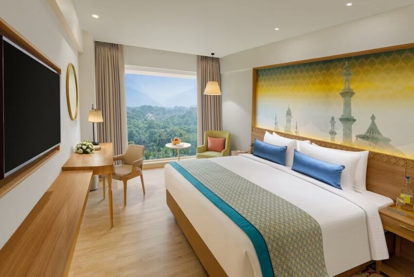 Junagadh_Bellevue_sarovar_portico_3