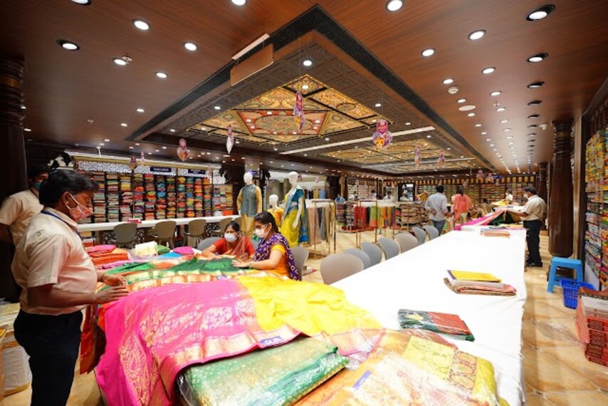 Kakinada_Cmr_shopping_mall_3