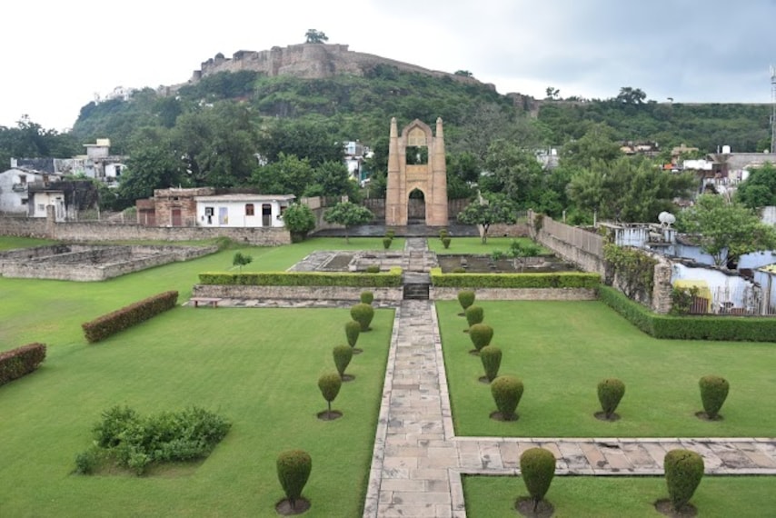 Khajuraho_Chanderi_1