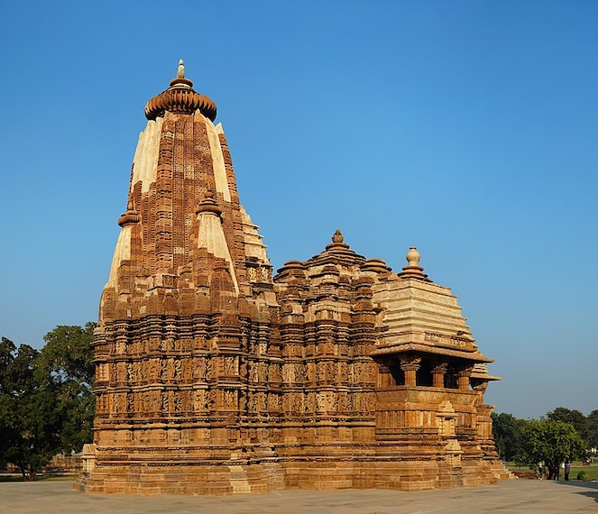 Khajuraho_Jagadambi_temple_1