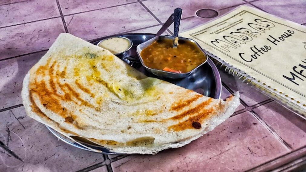 Khajuraho_Madaras_coffee_house_1