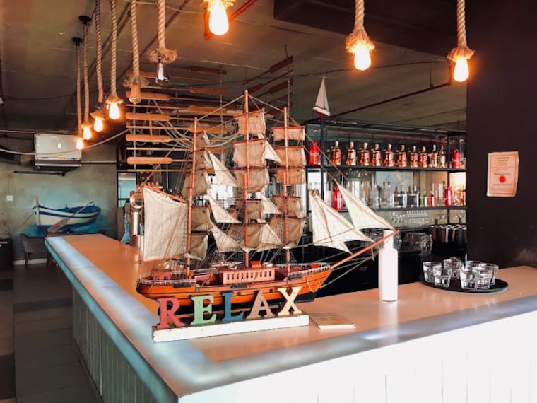 Kottayam_Boat_house_cafe_2