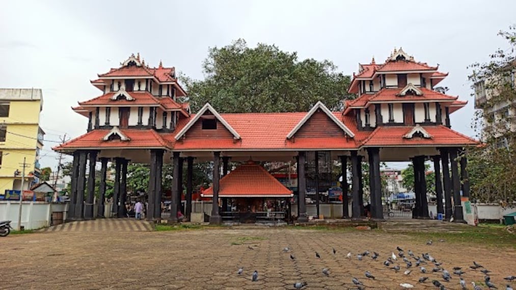 Kottayam_Thirunakkara_mahadev_temple_2