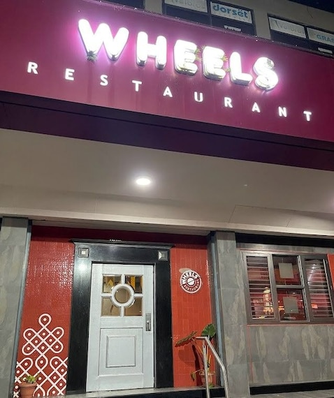 Kottayam_Wheels_the_gallery_restaurant_2