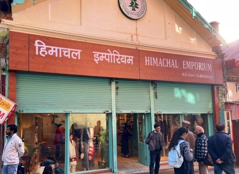Kufri_Himachal_emporium_1