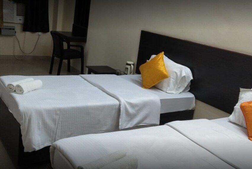 Kushinagar_Hotel_the_ideal_1