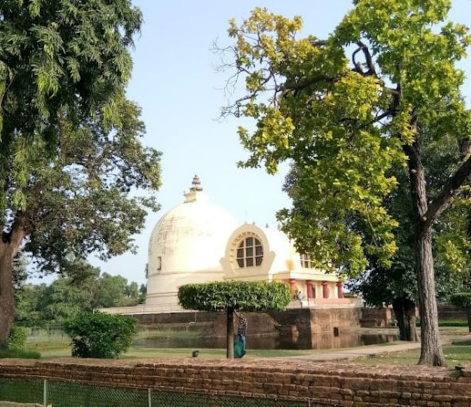 Kushinagar_Nirvana_stupa_2
