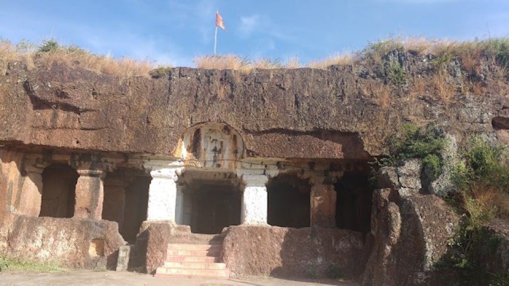 Latur_Kharosa_caves_1