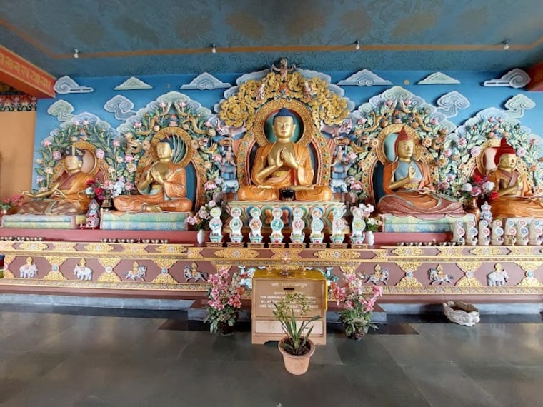 Lava_Lava_monastery_3