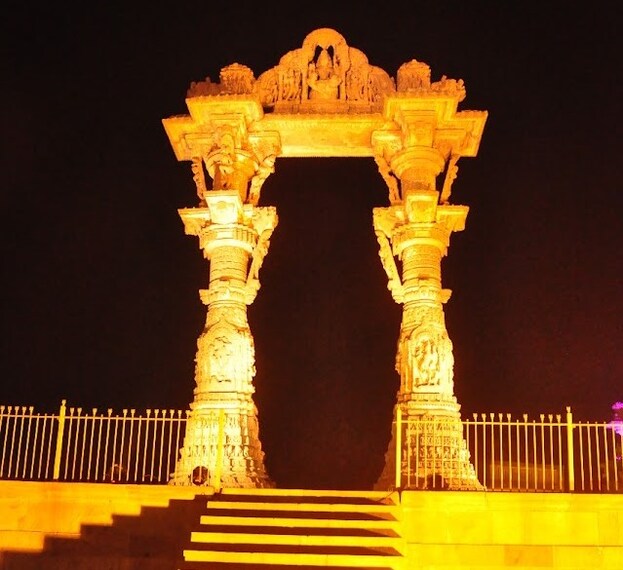 Mehsana_Kirti_toran_3