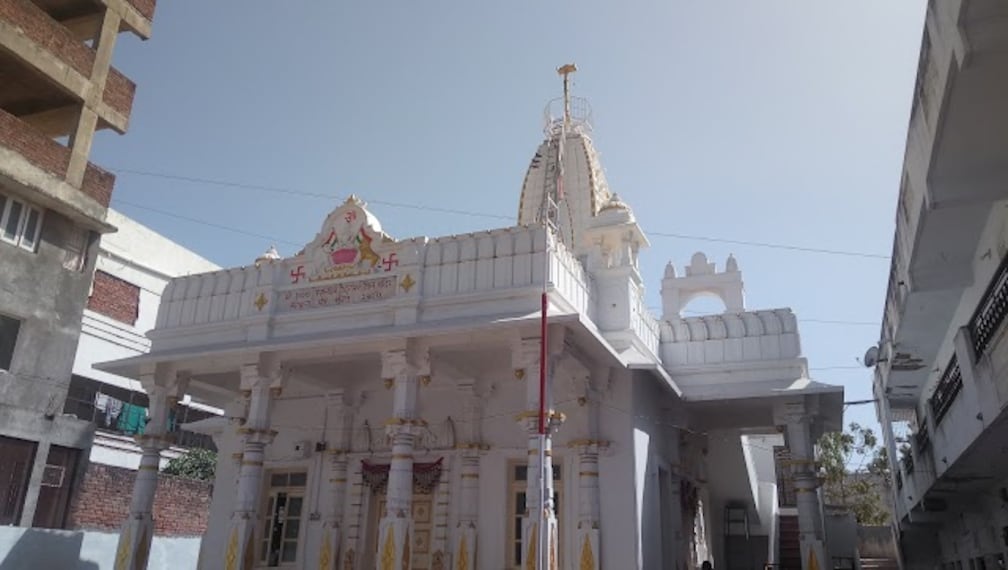 Mehsana_Kumbharia_jain_temples_2