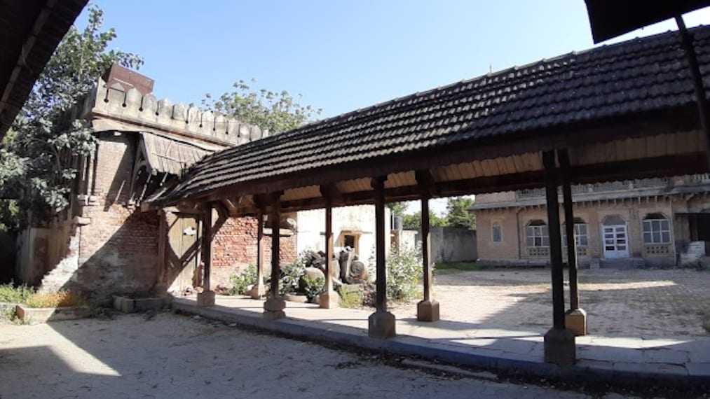 Mehsana_Rajmahal_palace_3