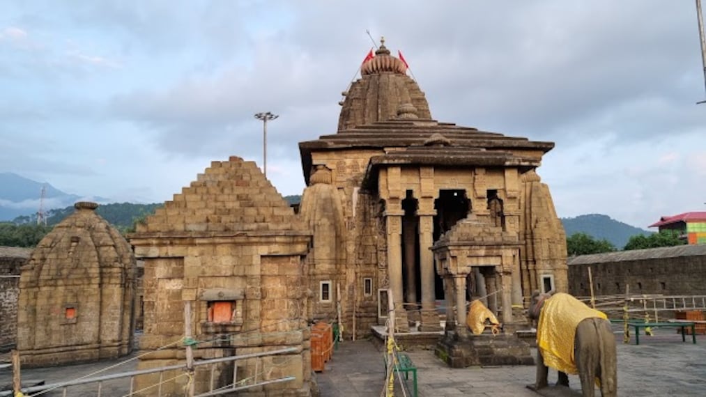 Palampur_Baijnath_temple_1