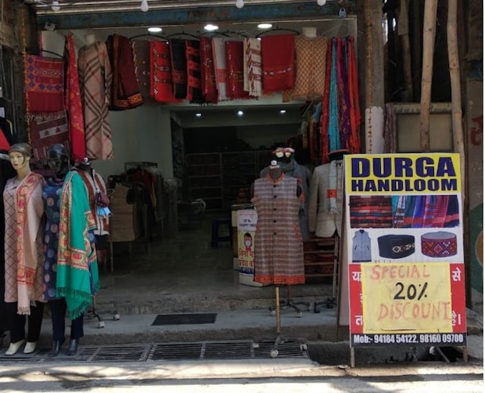 Palampur_Durga_handloom_kullu_shawls_1