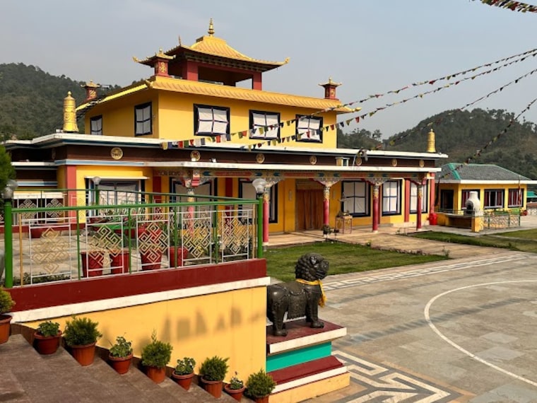 Palampur_Tashi_jong_monastery_2