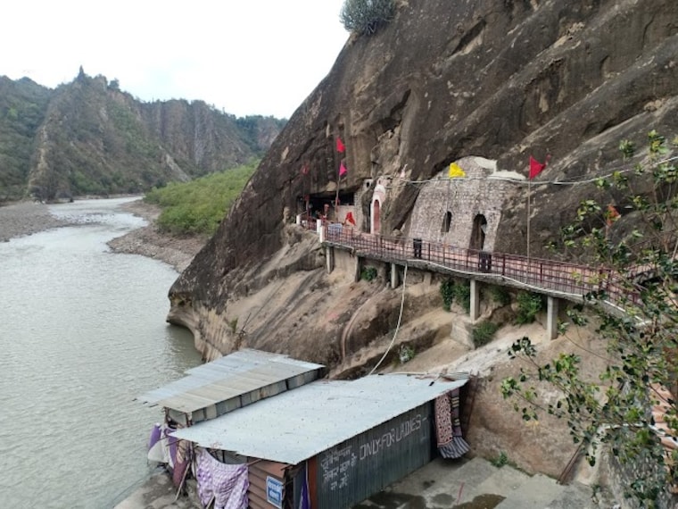 Pathankot_Mukteshwar_temple_1